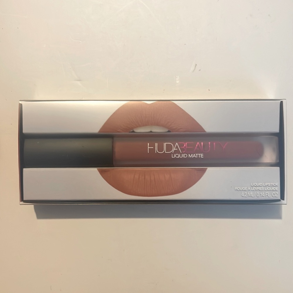 Huda Beauty Liquid Matte Ultra-Comfort Transfer-proof Lipstick